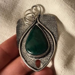 Malachite 925 sterling silver handmade artist jewelry pendant gift